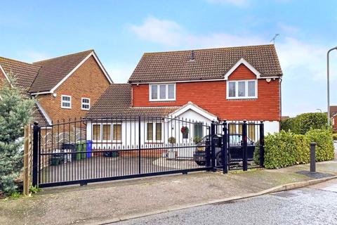 5 bedroom detached house for sale, 11 Doubleday Drive, Heybridge, Maldon, CM9