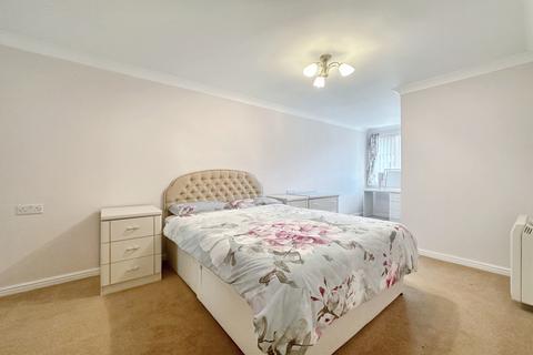 1 bedroom apartment to rent, Laburnum Court, Uxbridge, Greater London