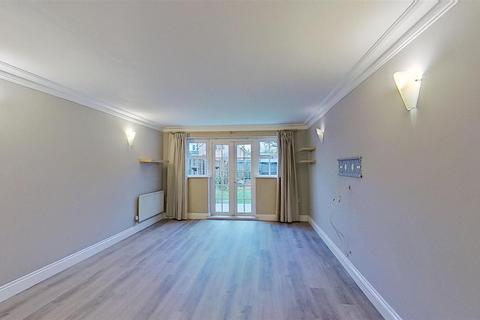 2 bedroom end of terrace house to rent, Harper Mews, London