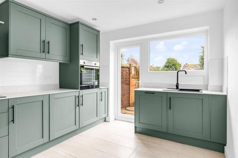 92 The Paddocks, Stevenage, SG2 9UB
