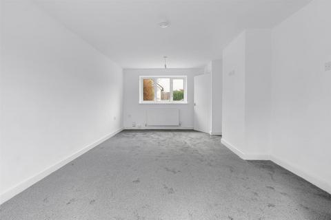 92 The Paddocks, Stevenage, SG2 9UB