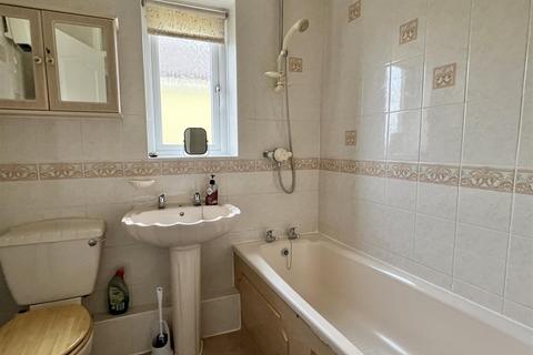 27 Park Way, St Austell, PL25 4HR