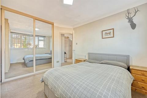 8 Onslow Close, London, E4 6QD