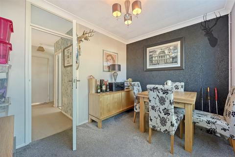 8 Onslow Close, London, E4 6QD