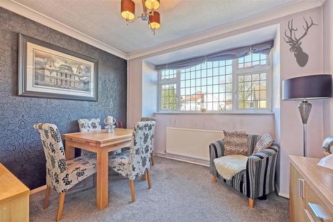 8 Onslow Close, London, E4 6QD
