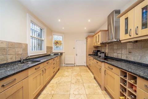 4 bedroom house for sale, Searles Road, London SE1