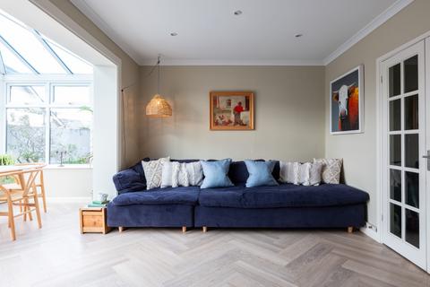 4 bedroom detached house for sale, Hughenden