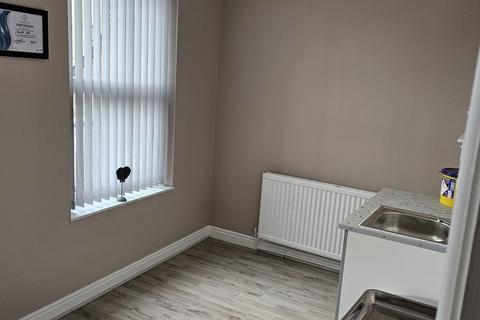 4 bedroom flat to rent, Morris Street, Manchester  M20