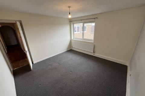 3 bedroom flat to rent, Elliott Gardens, South Shields NE34