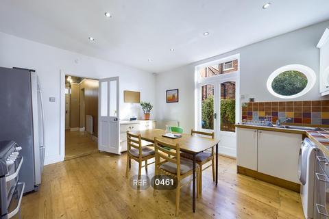 undefined, Park Avenue, Princes Avenue, HU5 3EW