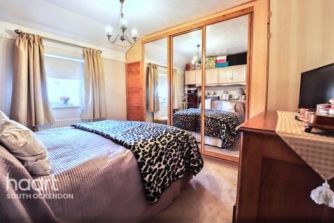 5 Elm Road, Aveley, South Ockendon, RM15 4SX