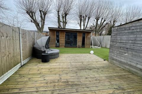 9 Webster Road, Stanford-le-hope, SS17 0BD