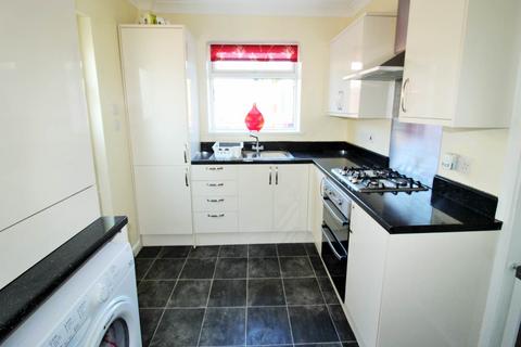 3 bedroom semi-detached house to rent, Warwick Road, Monk Bretton, Barnsley