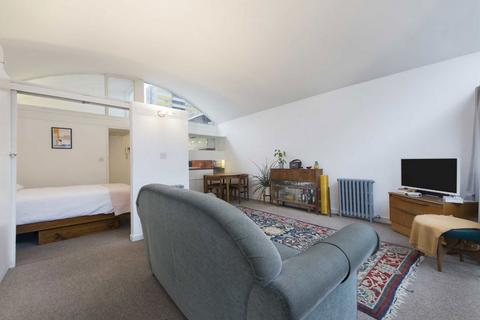 Studio for sale, Golden Lane Estate, London EC1Y