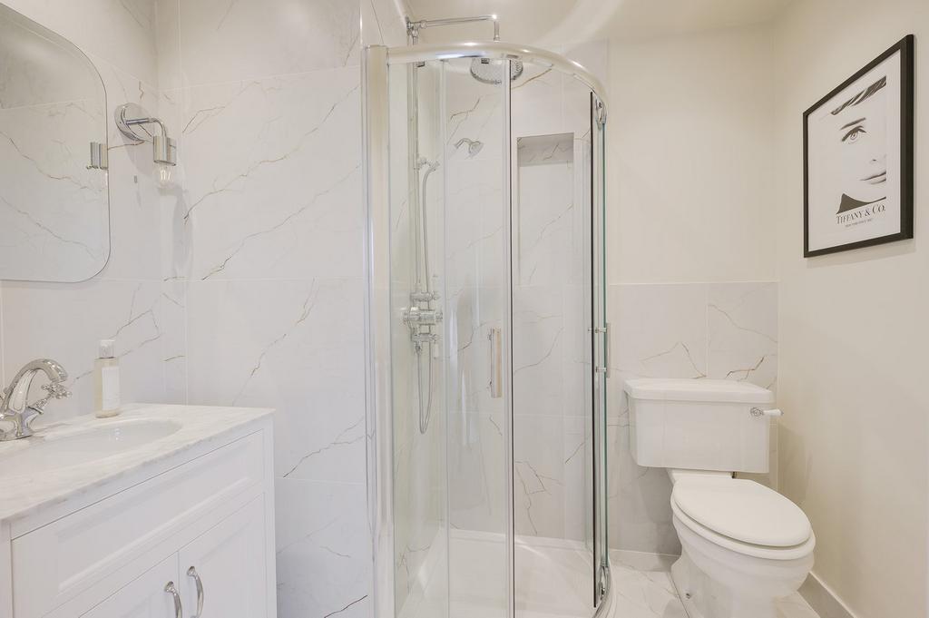 Bedroom Ensuite 3