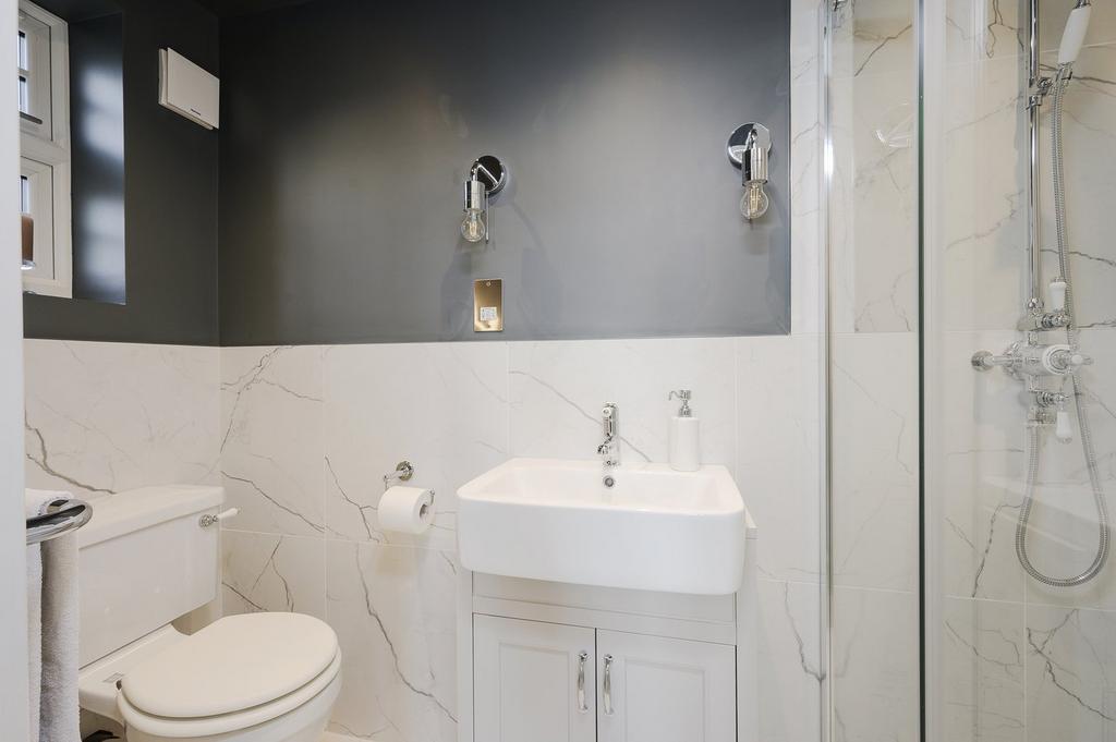 Bedroom 4 Ensuite