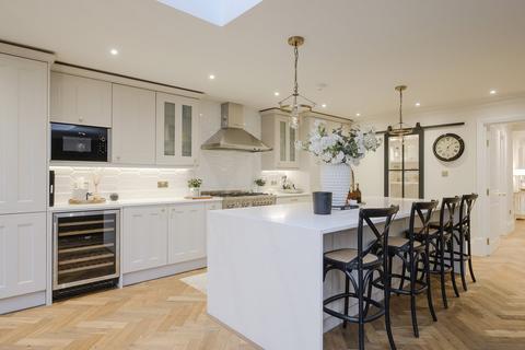 4a The Glade, Fetcham, Leatherhead, KT22 9TH