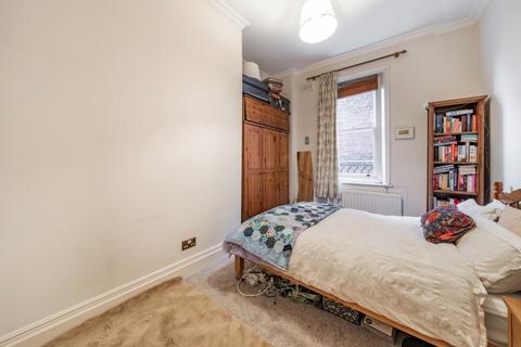 2 bedroom flat to rent, Clapham Common Southside Clapham SW4