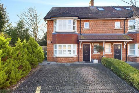 3 bedroom semi-detached house for sale, Kings Gardens, Walton-On-Thames