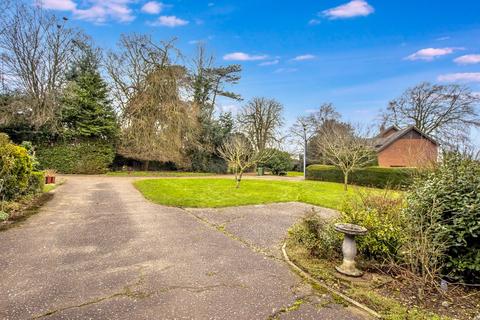 3 bedroom detached bungalow for sale, Lonsdale Crescent, Hingham