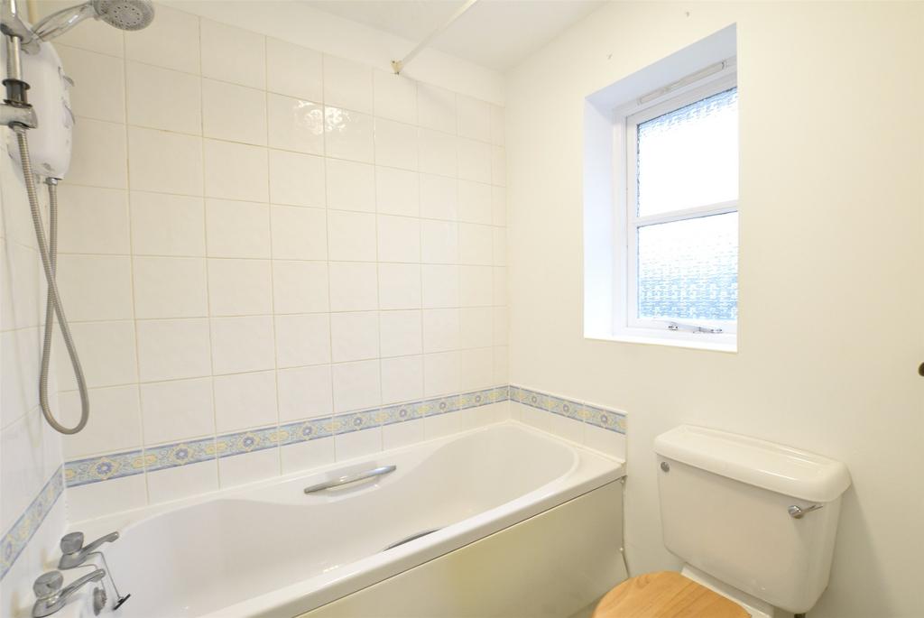 Main Bathroom 1