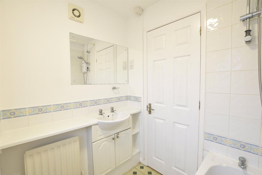 Main Bathroom 2