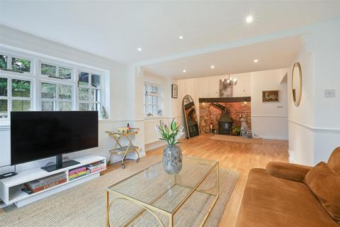 undefined, Holly Lane, Banstead