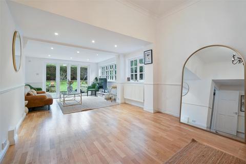 undefined, Holly Lane, Banstead