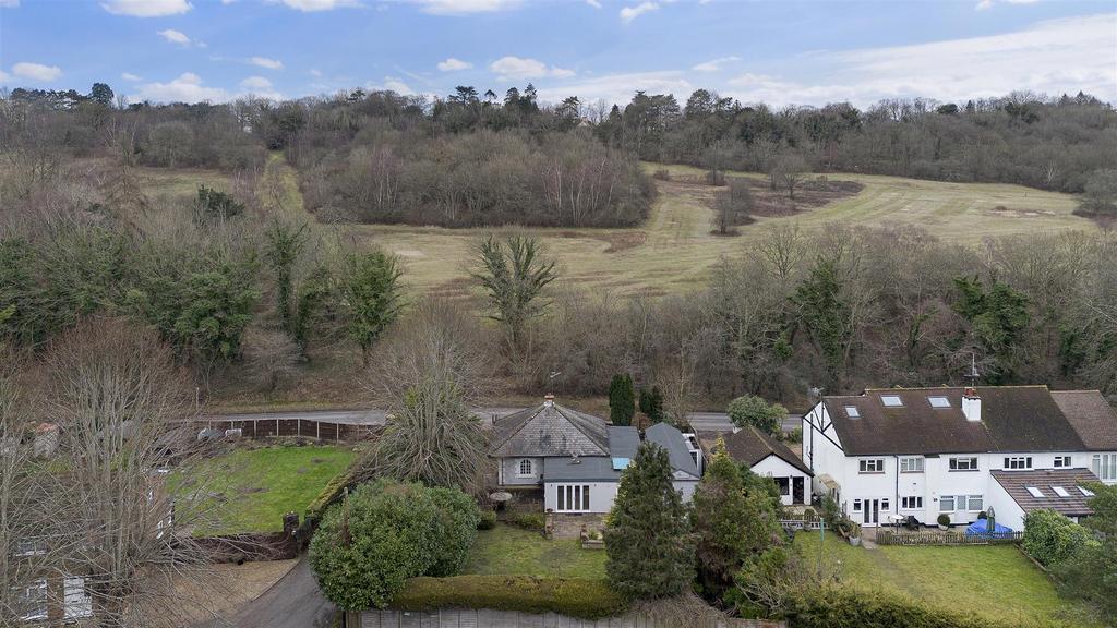 PARK FARM LODGEDRONE (1).jpg