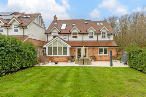 6 bedroom detached house for sale, The Siding Buckingham, Buckinghamshire, MK18 1WR