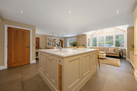 6 bedroom detached house for sale, The Siding Buckingham, Buckinghamshire, MK18 1WR