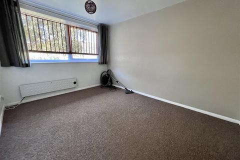 2 bedroom flat to rent, Stoneleigh Court, Nuneaton, CV11 5UQ