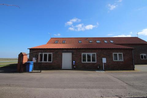 3 bedroom barn conversion to rent, HOFFLEET STOW, BICKER