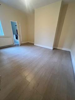 2 bedroom flat to rent, Oxford Street, Tyne & Wear