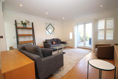 3 bedroom house to rent, Addison Road, Guildford