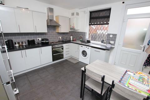 26 Grasmere Road, Barnsley, S71 1ES