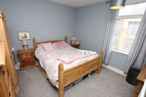 26 Grasmere Road, Barnsley, S71 1ES