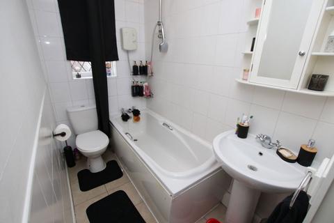 26 Grasmere Road, Barnsley, S71 1ES