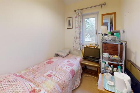 12 Shirley Close, Otley, LS21 1HF