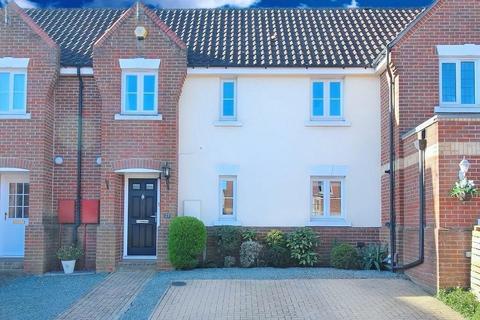 3 bedroom terraced house for sale, Stanley Rise, Springfield, Chelmsford, Essex, CM2 6PJ