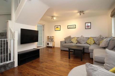 3 bedroom terraced house for sale, Stanley Rise, Springfield, Chelmsford, Essex, CM2 6PJ