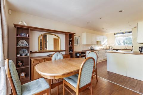 11 Knights Croft, New Ash Green, Longfield, DA3 8HT