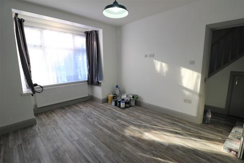 House share to rent, Brunel Road, Woodford Green IG8