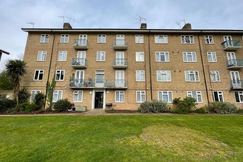 2 bedroom flat to rent, Pinner Grove, Pinner, HA5