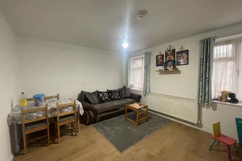 2 bedroom flat to rent, Pinner Grove, Pinner, HA5