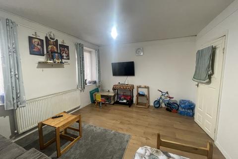 2 bedroom flat to rent, Pinner Grove, Pinner, HA5