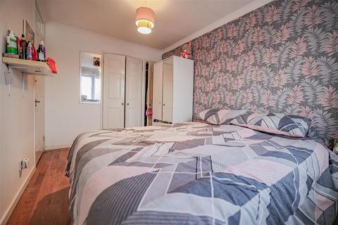 2 Birch Leys, Hemel Hempstead, HP2 7SA