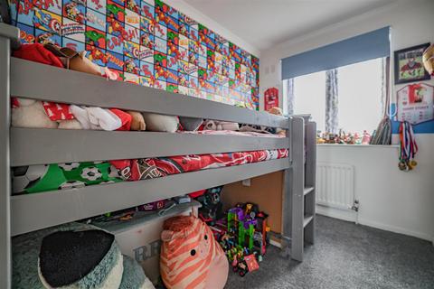 2 Birch Leys, Hemel Hempstead, HP2 7SA