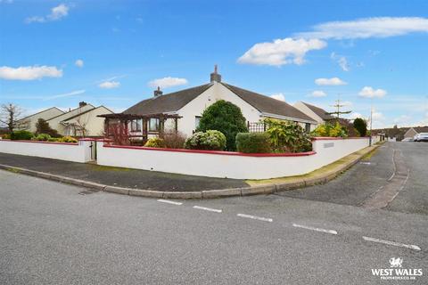 4 bedroom detached bungalow for sale, Woodland Crescent, Milford Haven