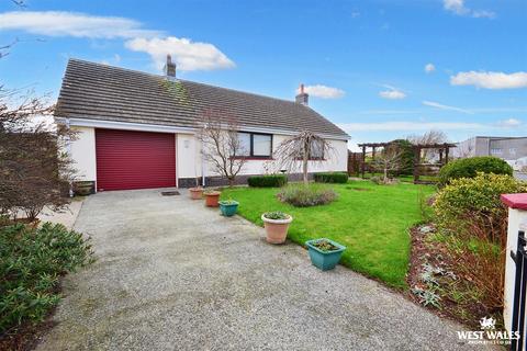 4 bedroom detached bungalow for sale, Woodland Crescent, Milford Haven